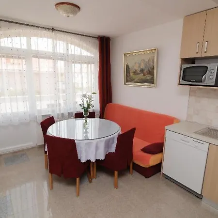 Sandy Apartment Nin